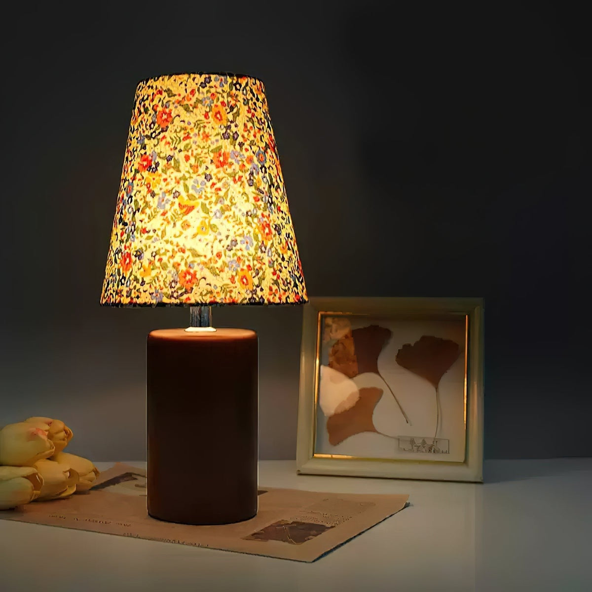 Elvivelia vintage bordlampe i træ