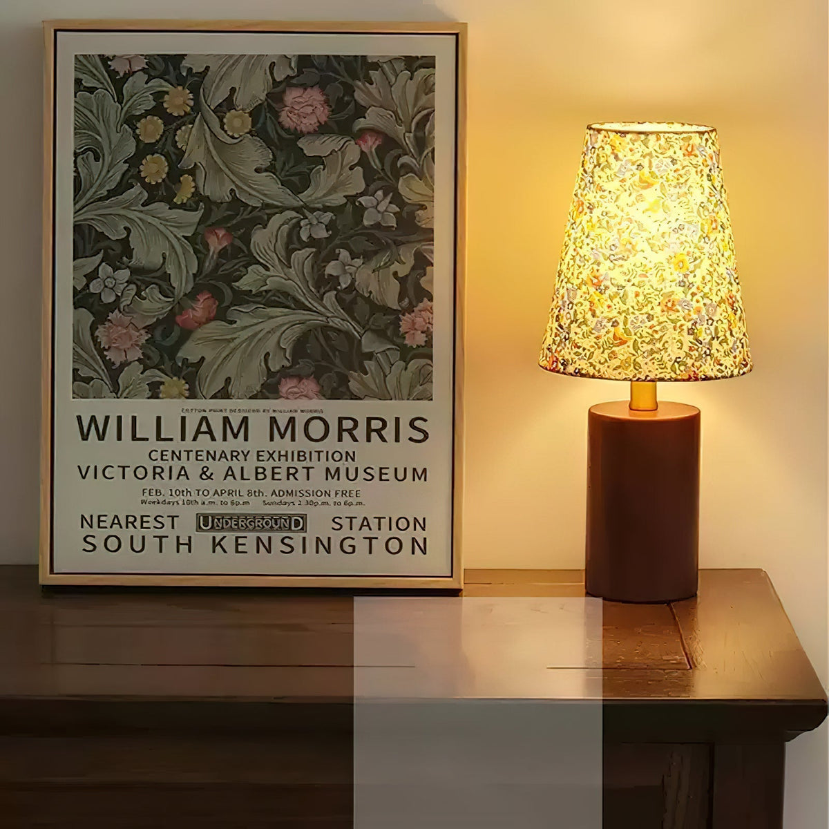 Elvivelia vintage bordlampe i træ