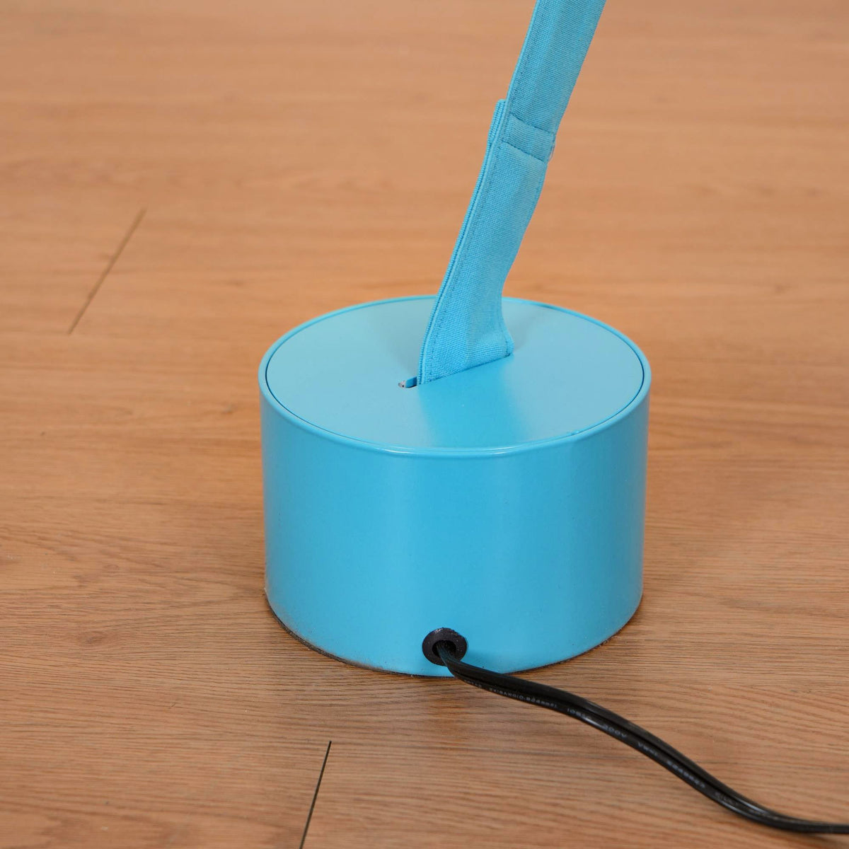 Vorenk dúkagólflampi
