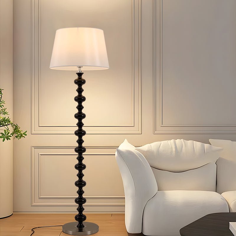 Rildes gulvlampe i træ og stof