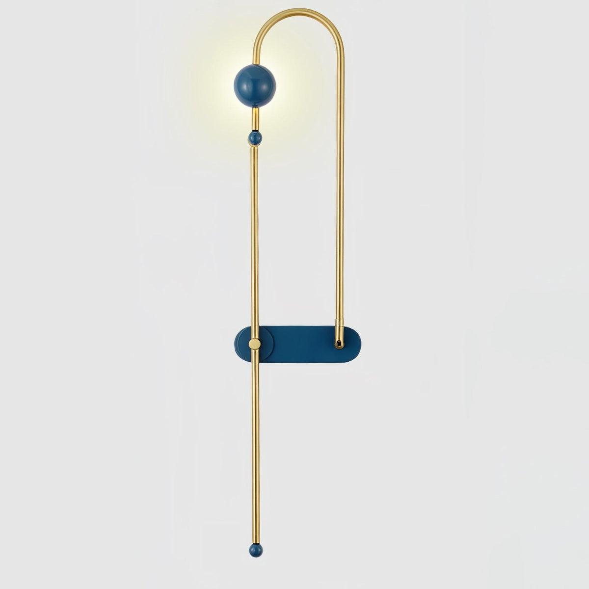 Curve Vägglampa med elektrisk krets