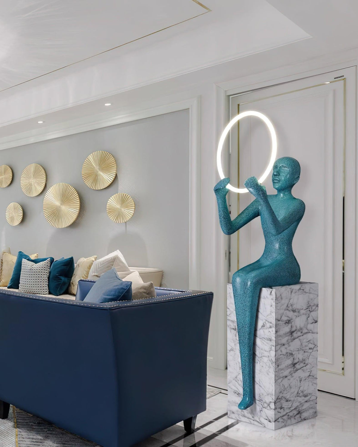 Orelaielle Skulpturel sort gulvlampe