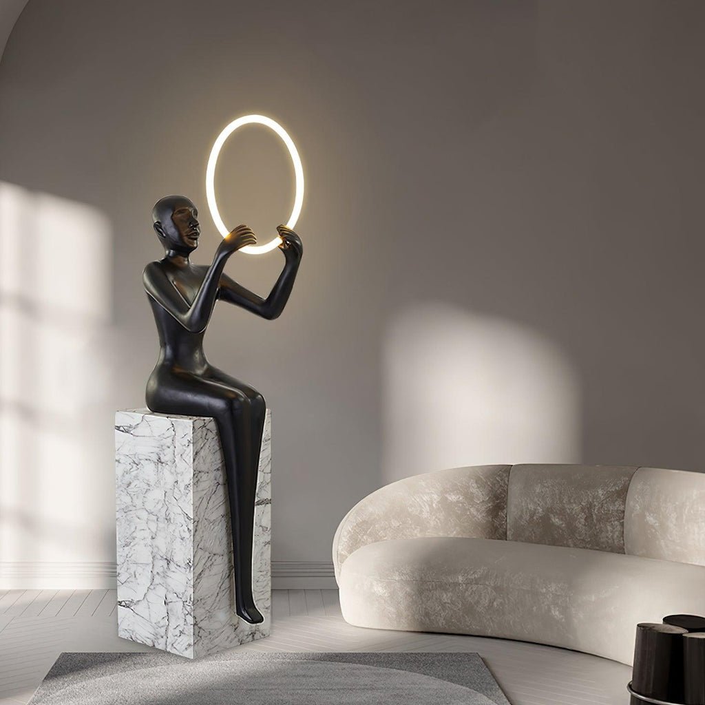 Orelaielle Skulpturel sort gulvlampe