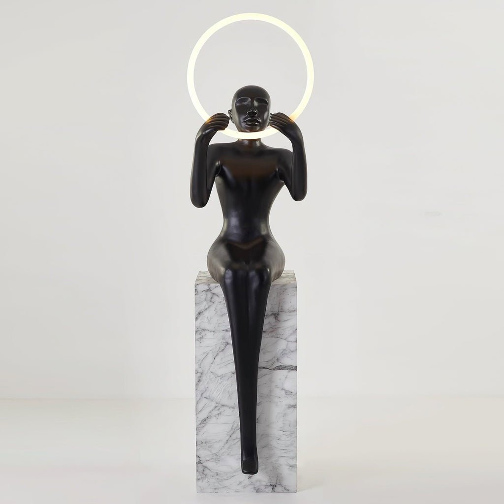 Orelaielle Skulpturel sort gulvlampe