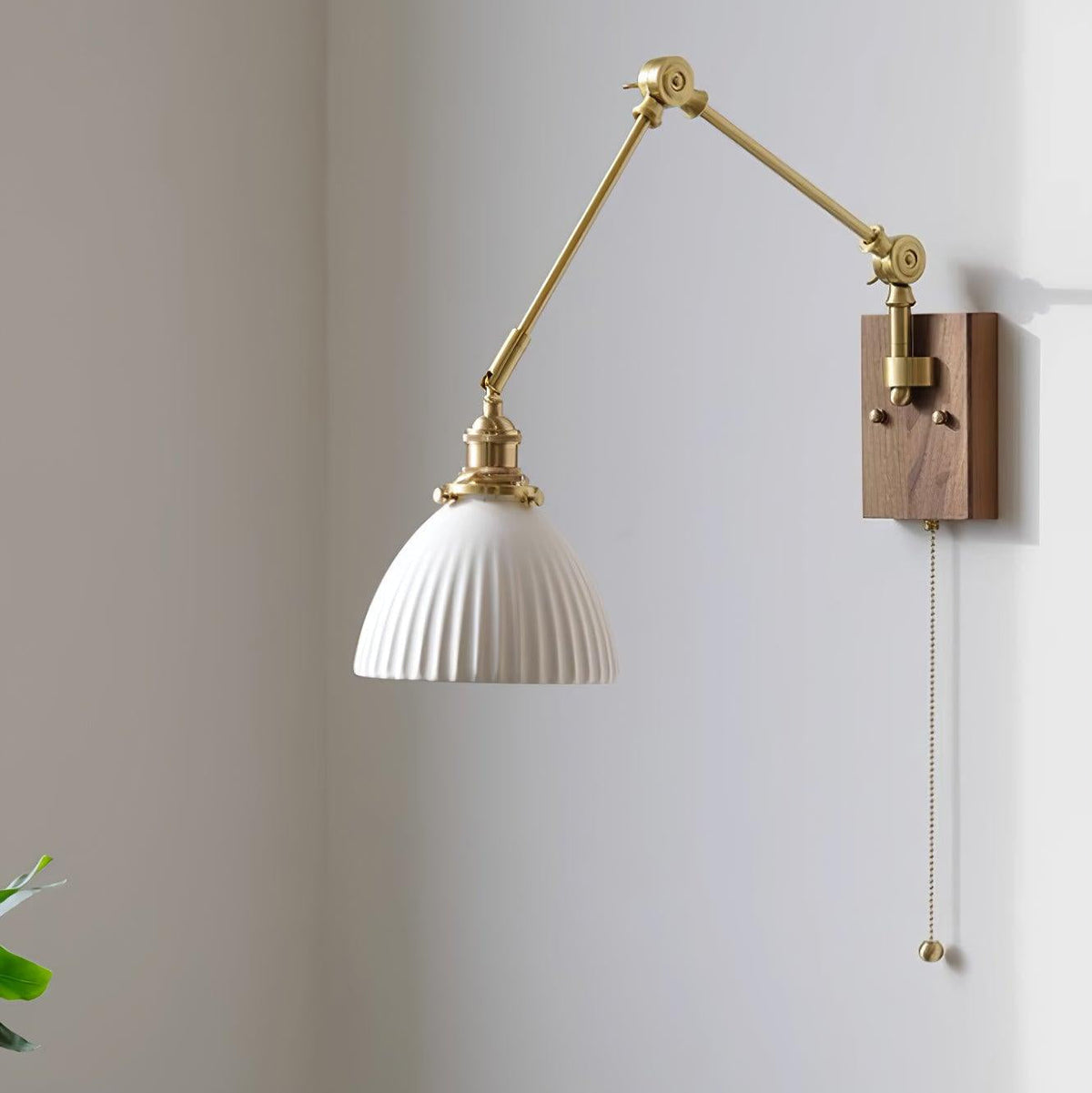 Candeeiro de parede vintage Vetra com braço oscilante ajustável