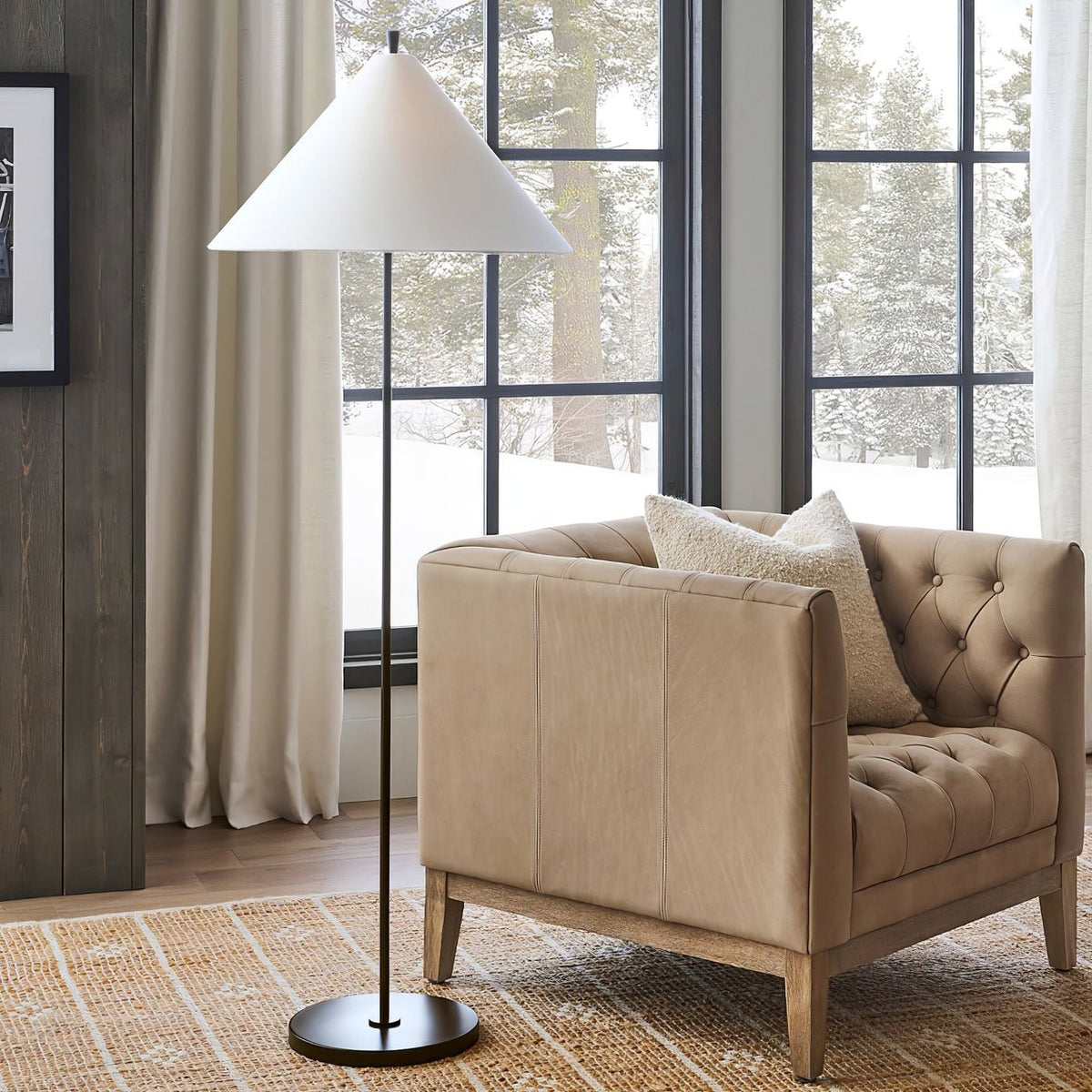 Urath minimalistisk golvlampa i mässing
