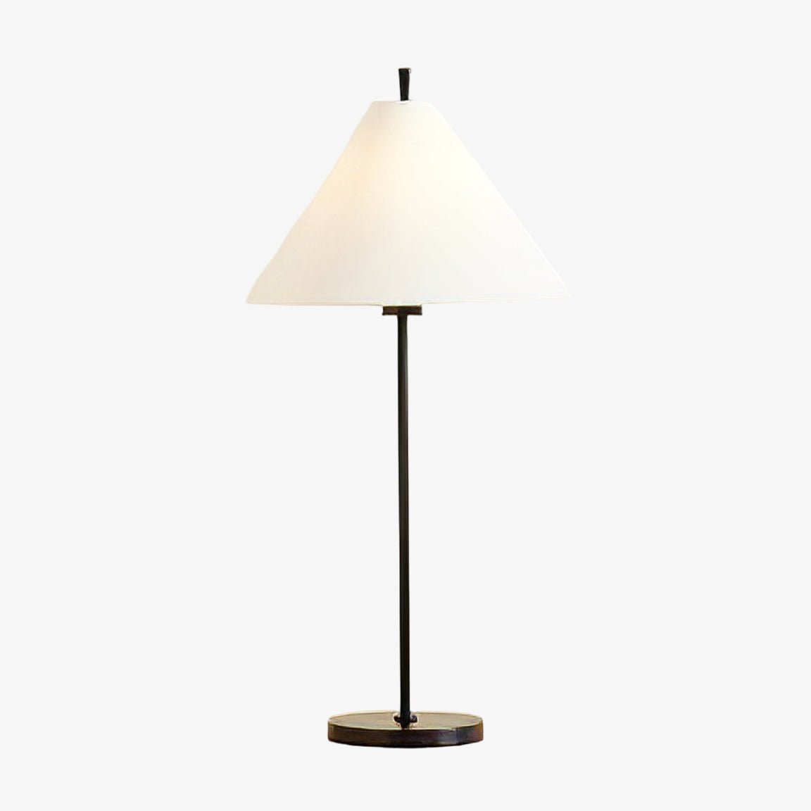 Sorivina elegant konusformet bordlampe