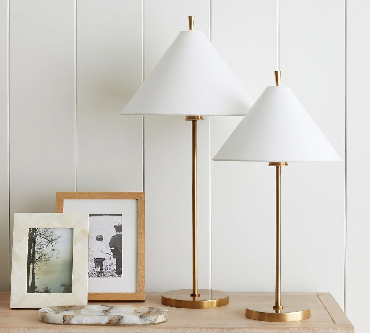 Sorivina elegant konusformet bordlampe