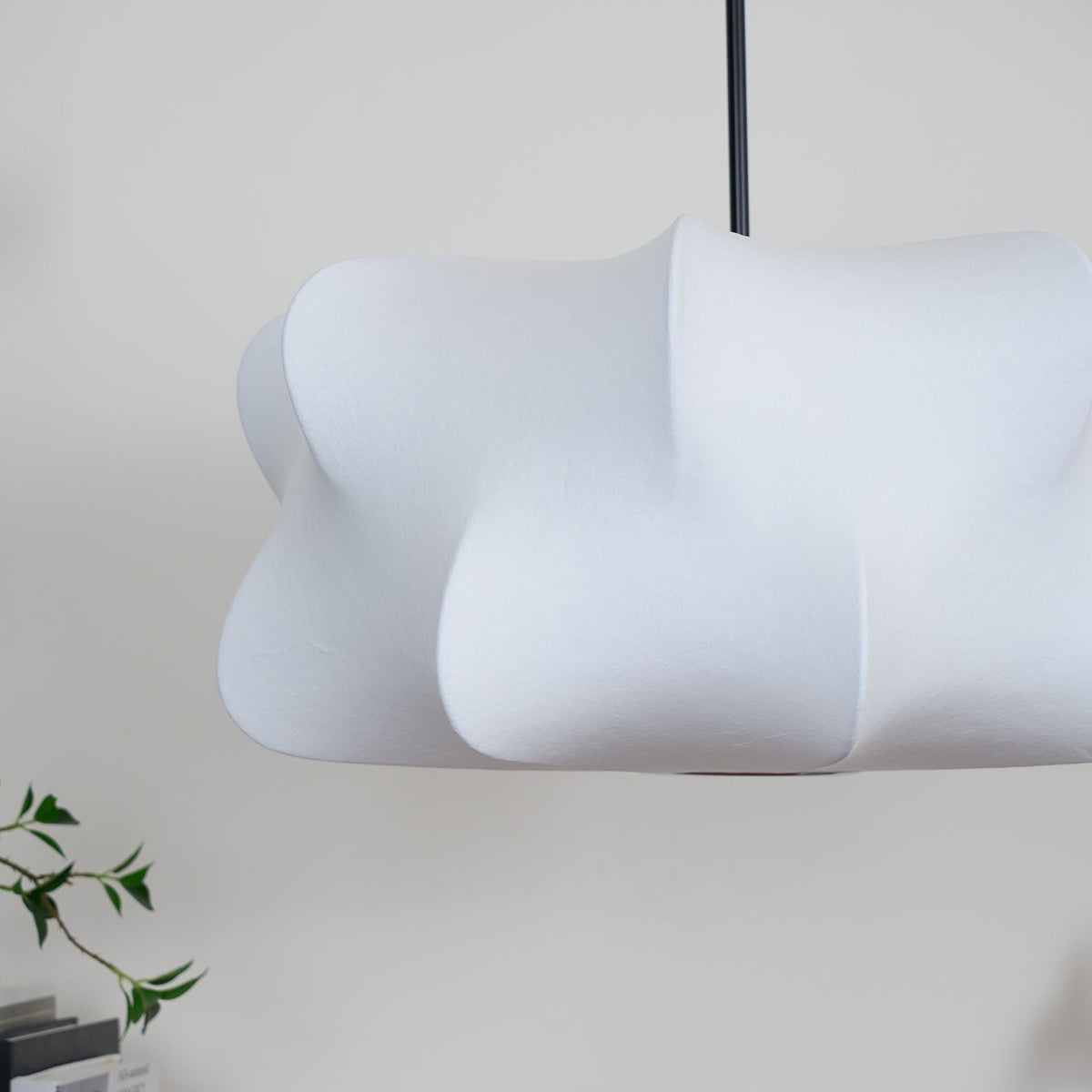 Pinon Cocoon-design-riippuvalaisin