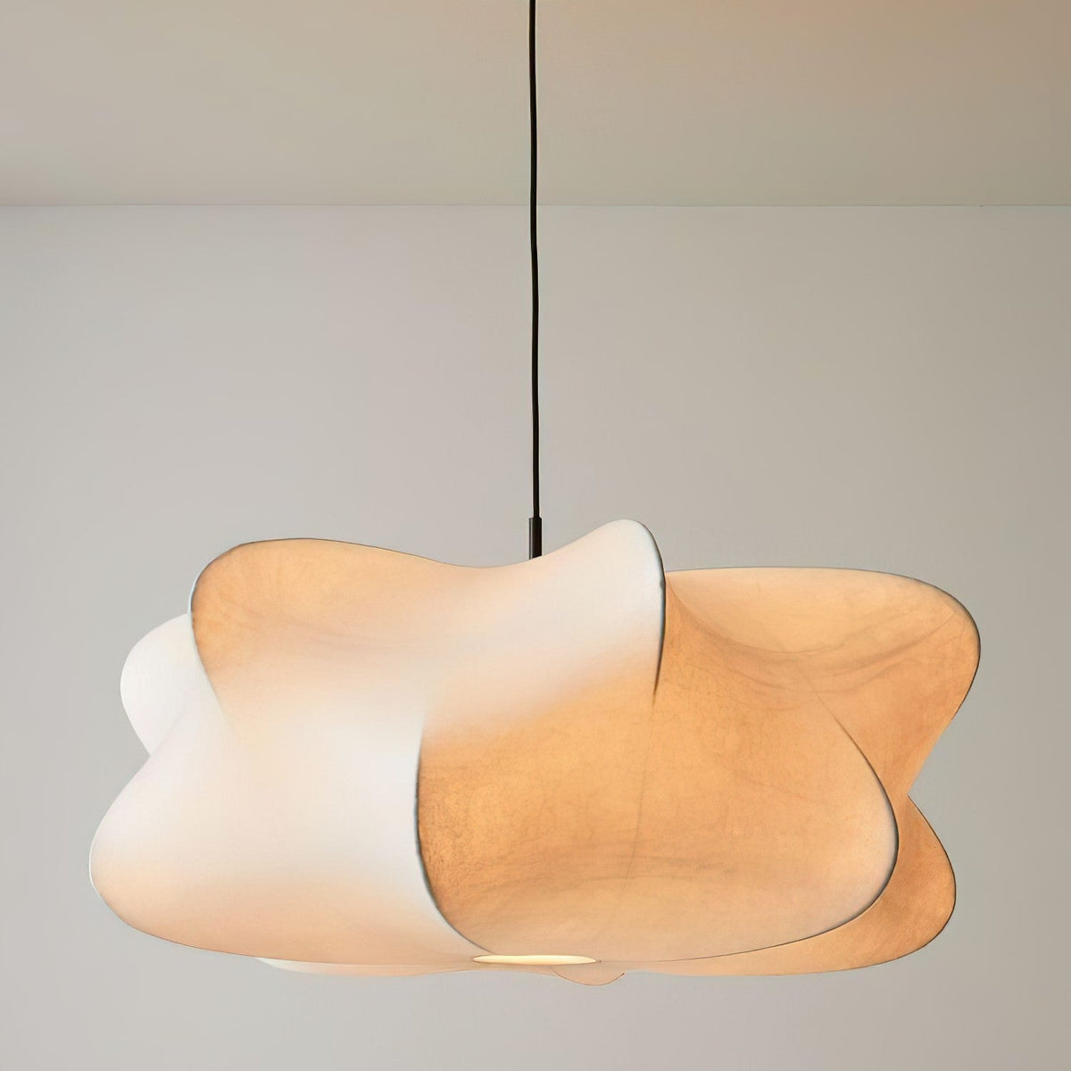 Pinon Cocoon-design-riippuvalaisin