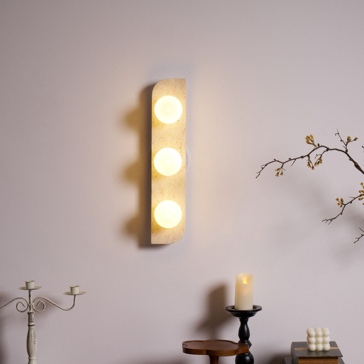 Taviniella minimalistisk vägglampa i travertin
