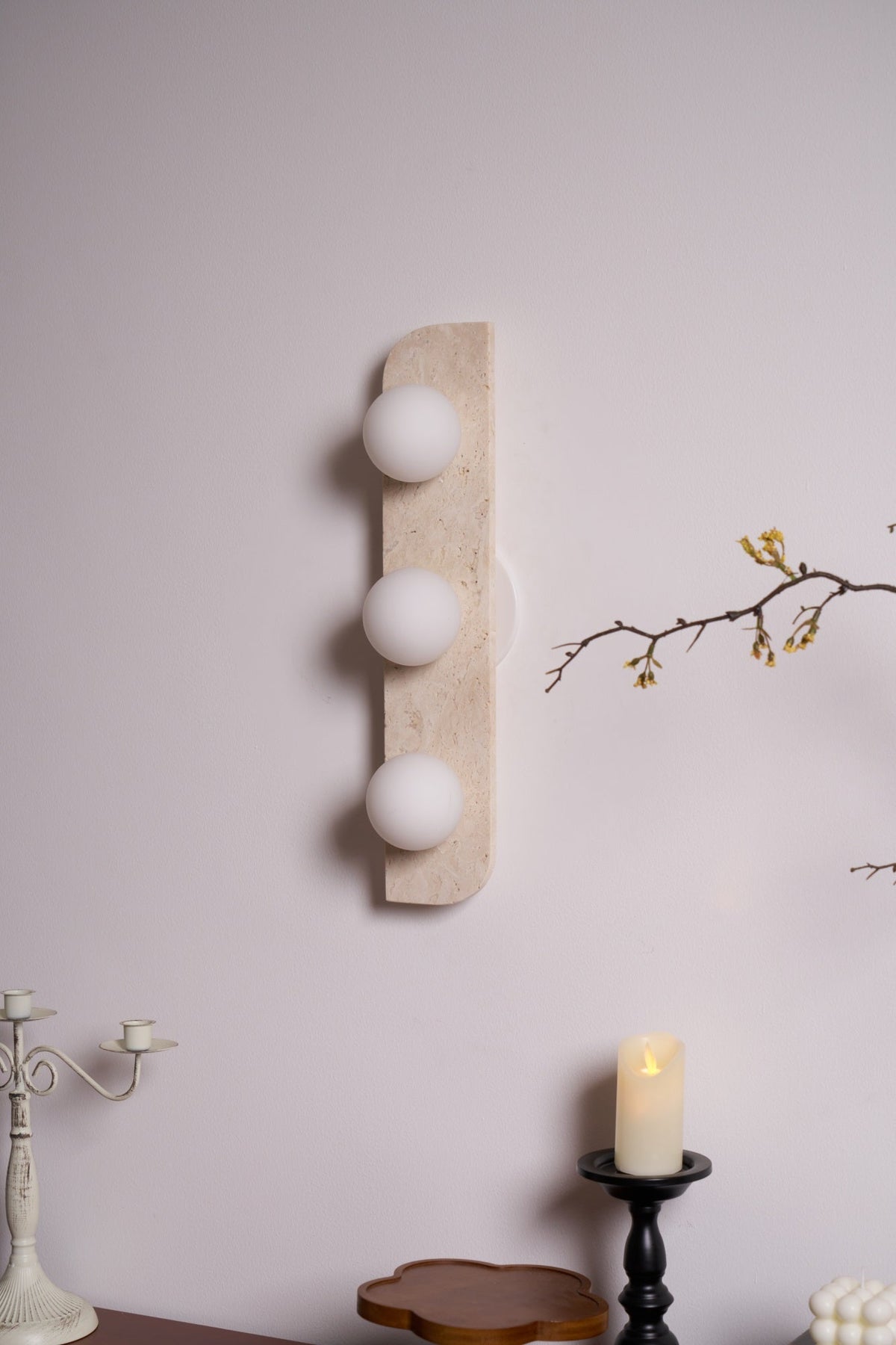 Serearia minimalistisk plug-in-væglampe i travertin
