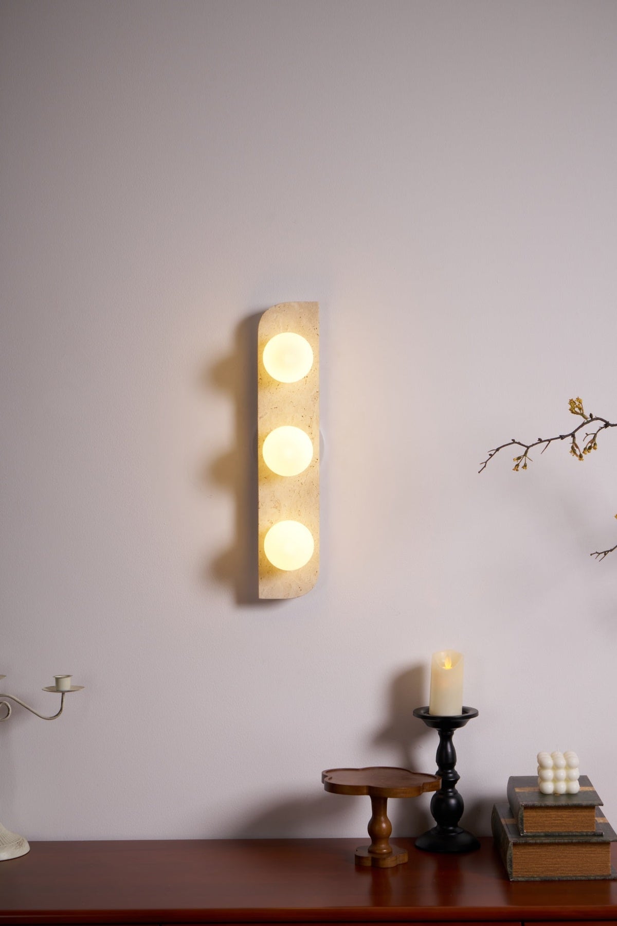 Serearia minimalistisk plug-in-væglampe i travertin