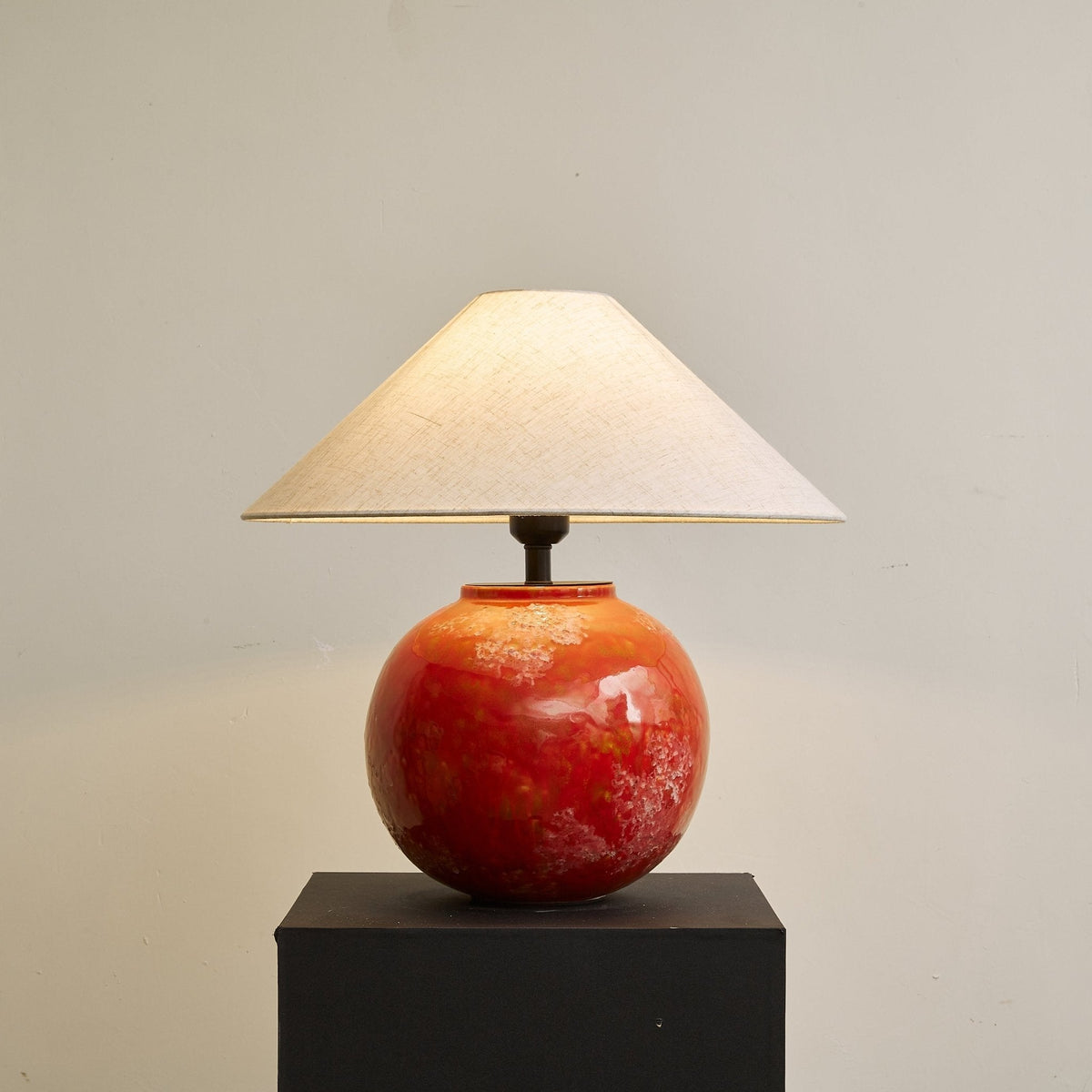 Candeeiro de mesa contemporâneo Hemyn em cerâmica