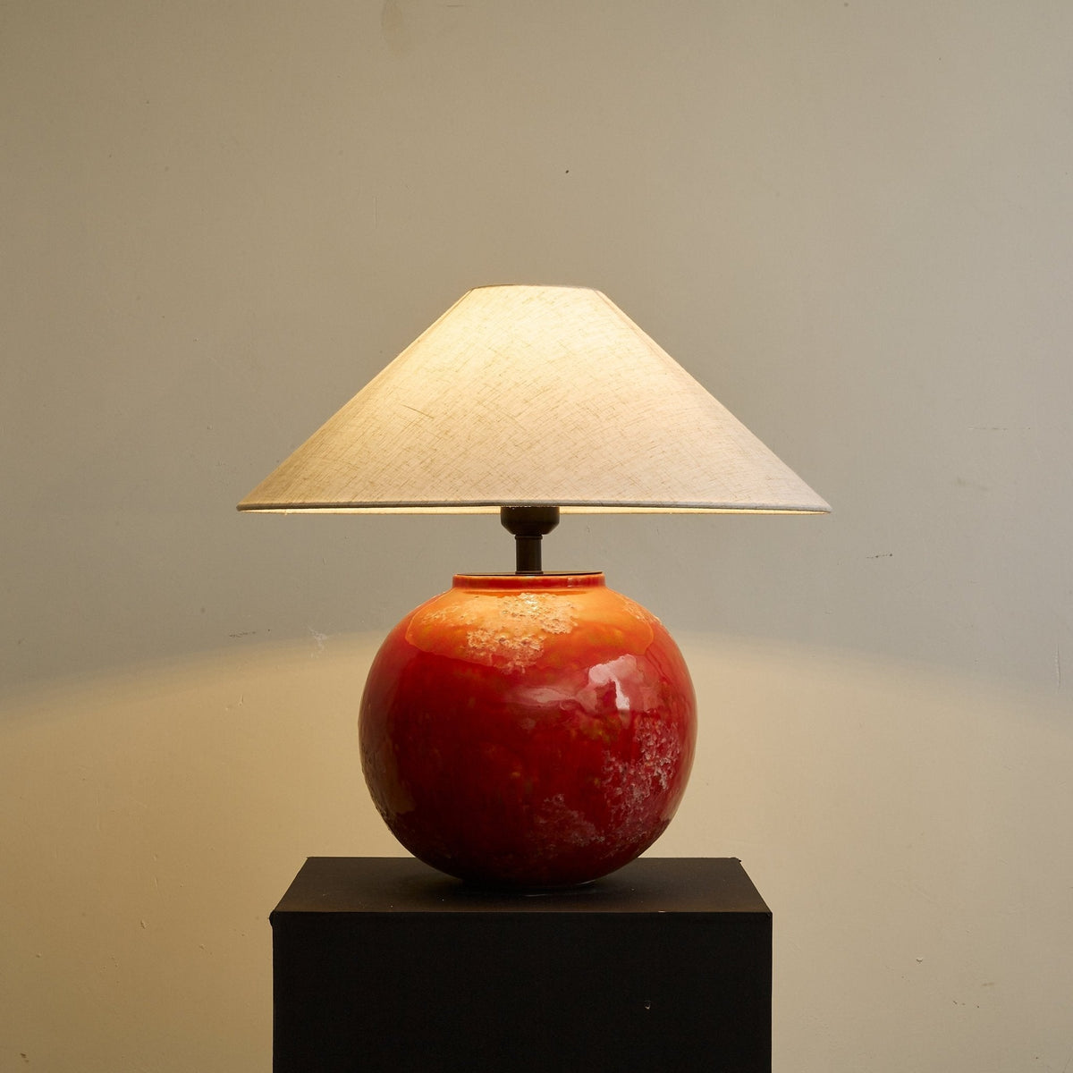 Candeeiro de mesa contemporâneo Hemyn em cerâmica
