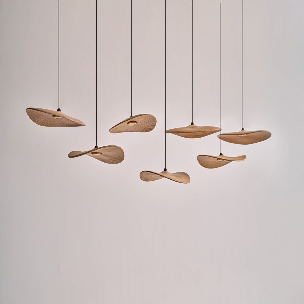 Candeeiro de lustre moderno minimalista em madeira, folha vazada Abbott