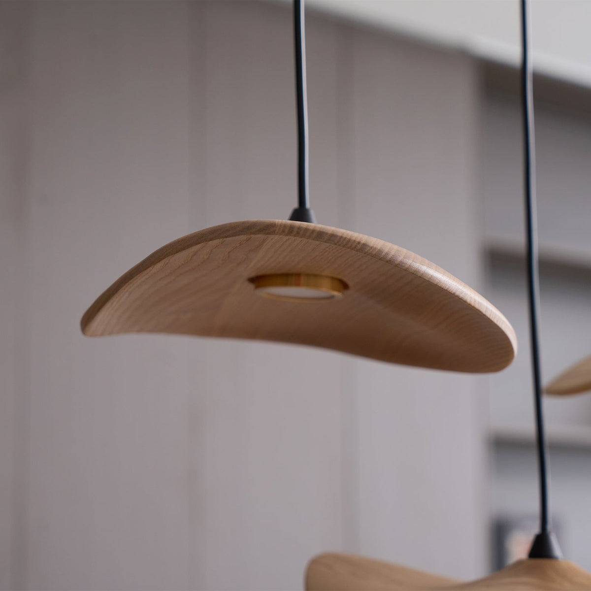 Candeeiro de lustre moderno minimalista em madeira, folha vazada Abbott