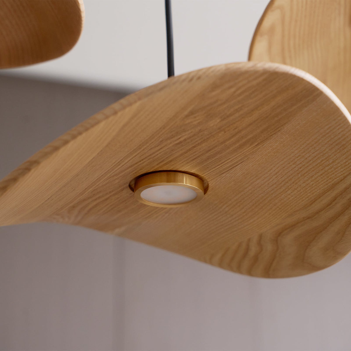 Candeeiro de lustre moderno minimalista em madeira, folha vazada Abbott