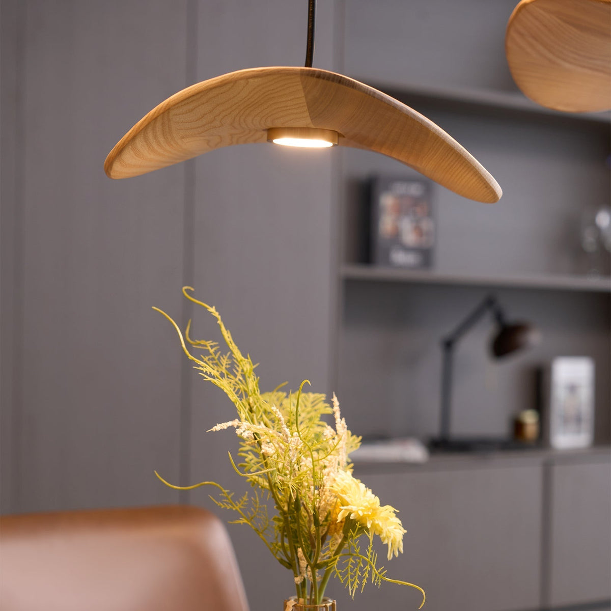 Candeeiro de lustre moderno minimalista em madeira, folha vazada Abbott