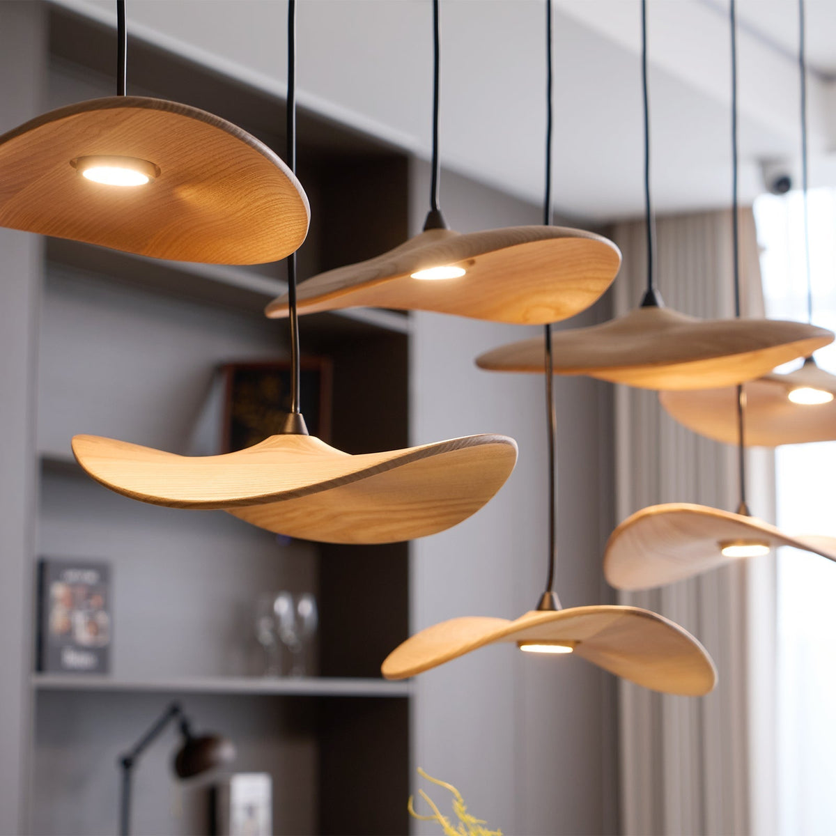 Candeeiro de lustre moderno minimalista em madeira, folha vazada Abbott
