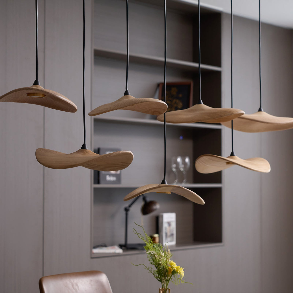 Candeeiro de lustre moderno minimalista em madeira, folha vazada Abbott