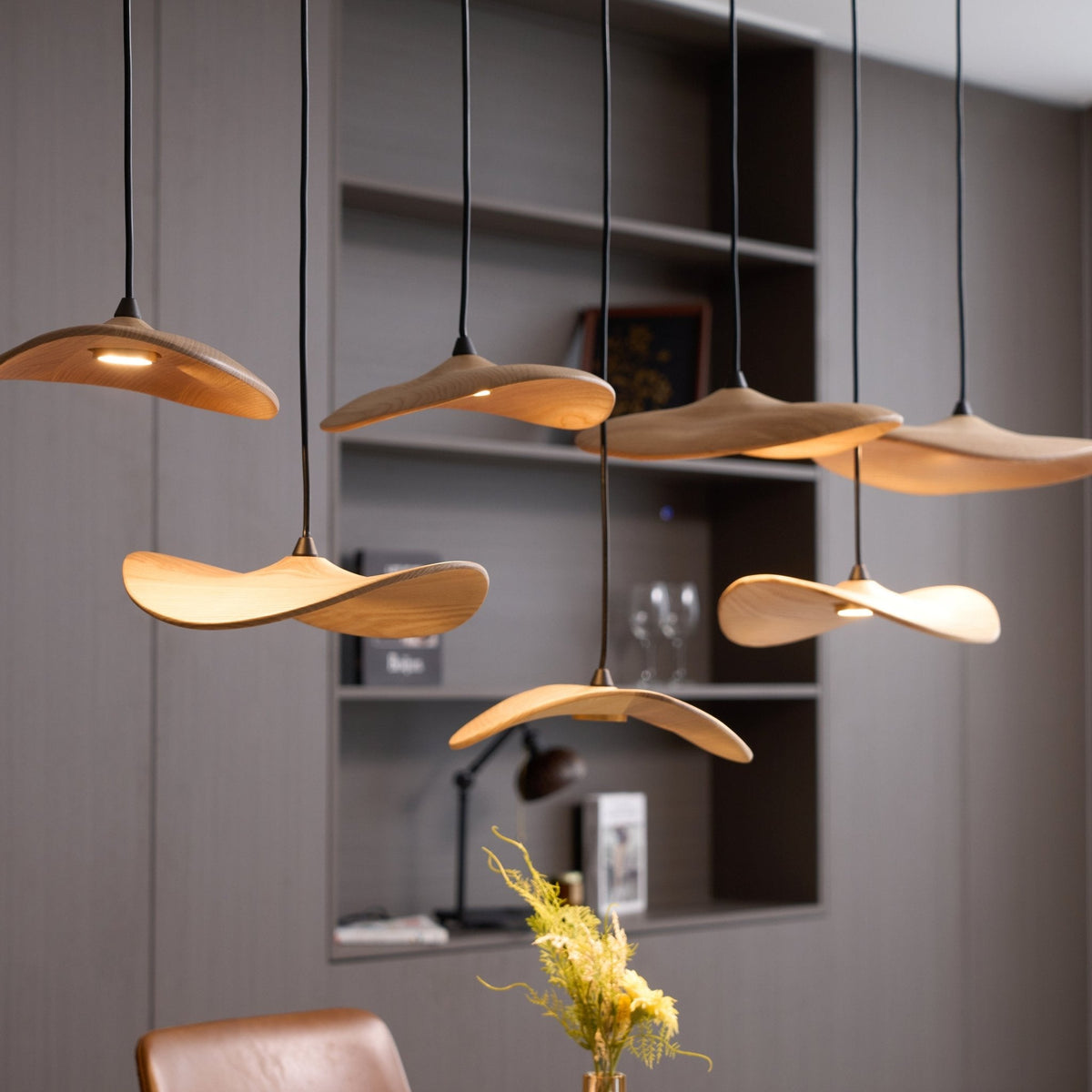 Candeeiro de lustre moderno minimalista em madeira, folha vazada Abbott