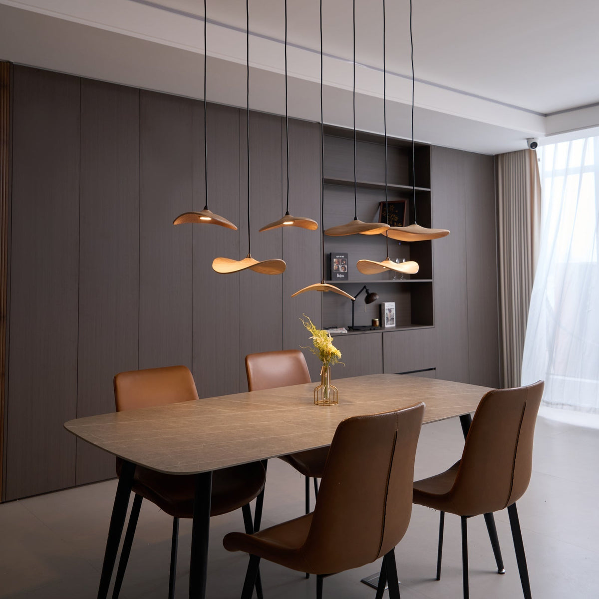 Candeeiro de lustre moderno minimalista em madeira, folha vazada Abbott