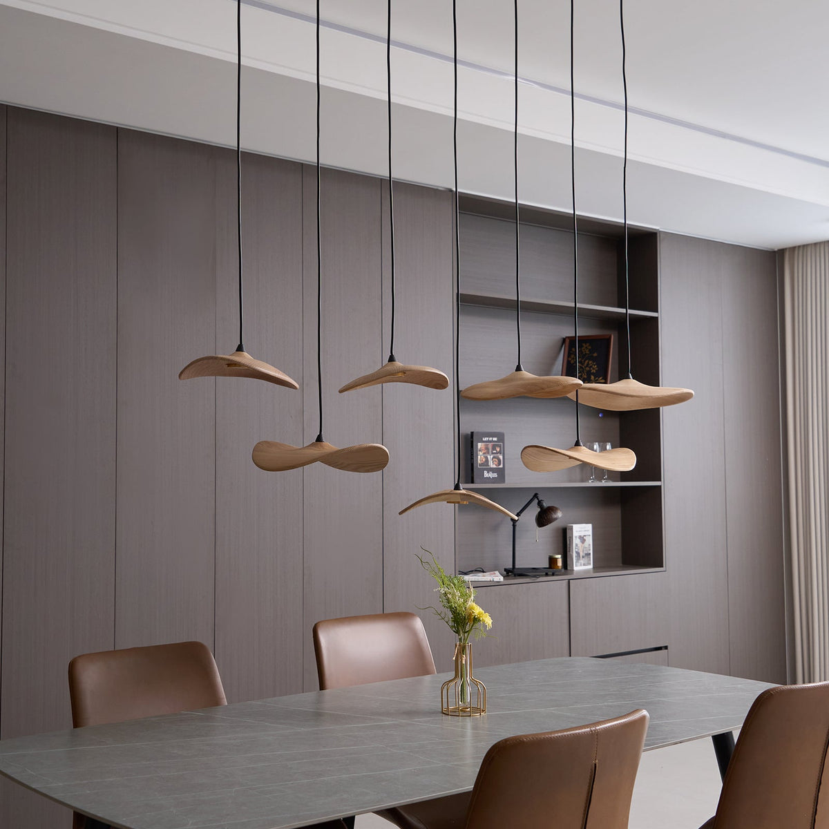 Candeeiro de lustre moderno minimalista em madeira, folha vazada Abbott