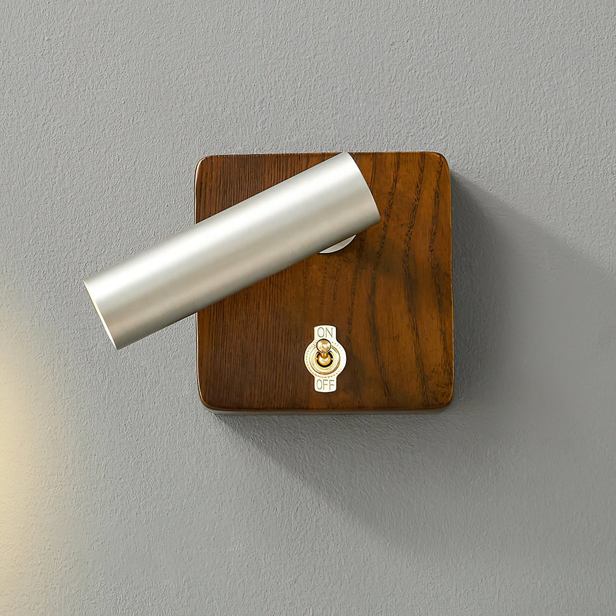 Sorinielle vägglampa