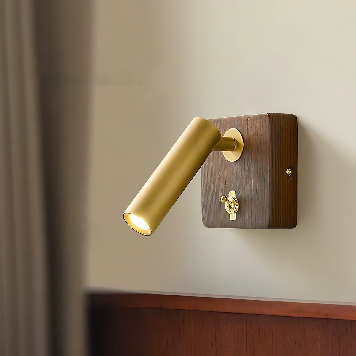 Sorinielle vägglampa