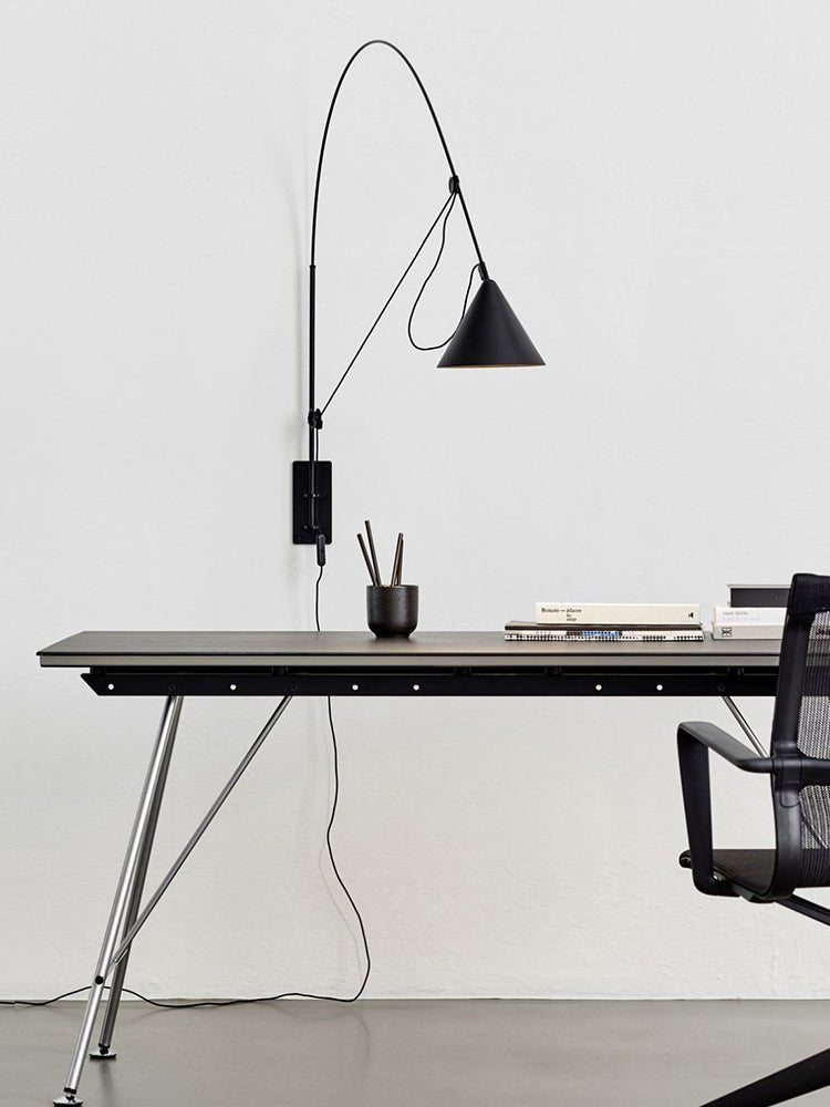 Candeeiro de parede minimalista com arco e cone Noraette