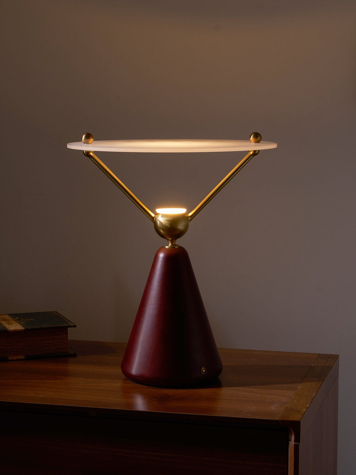 Balance Modern Träbordslampa