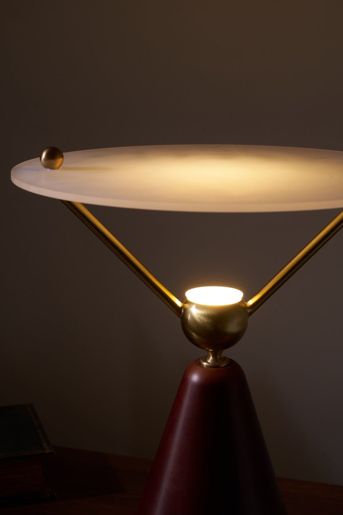 Balance Modern Träbordslampa