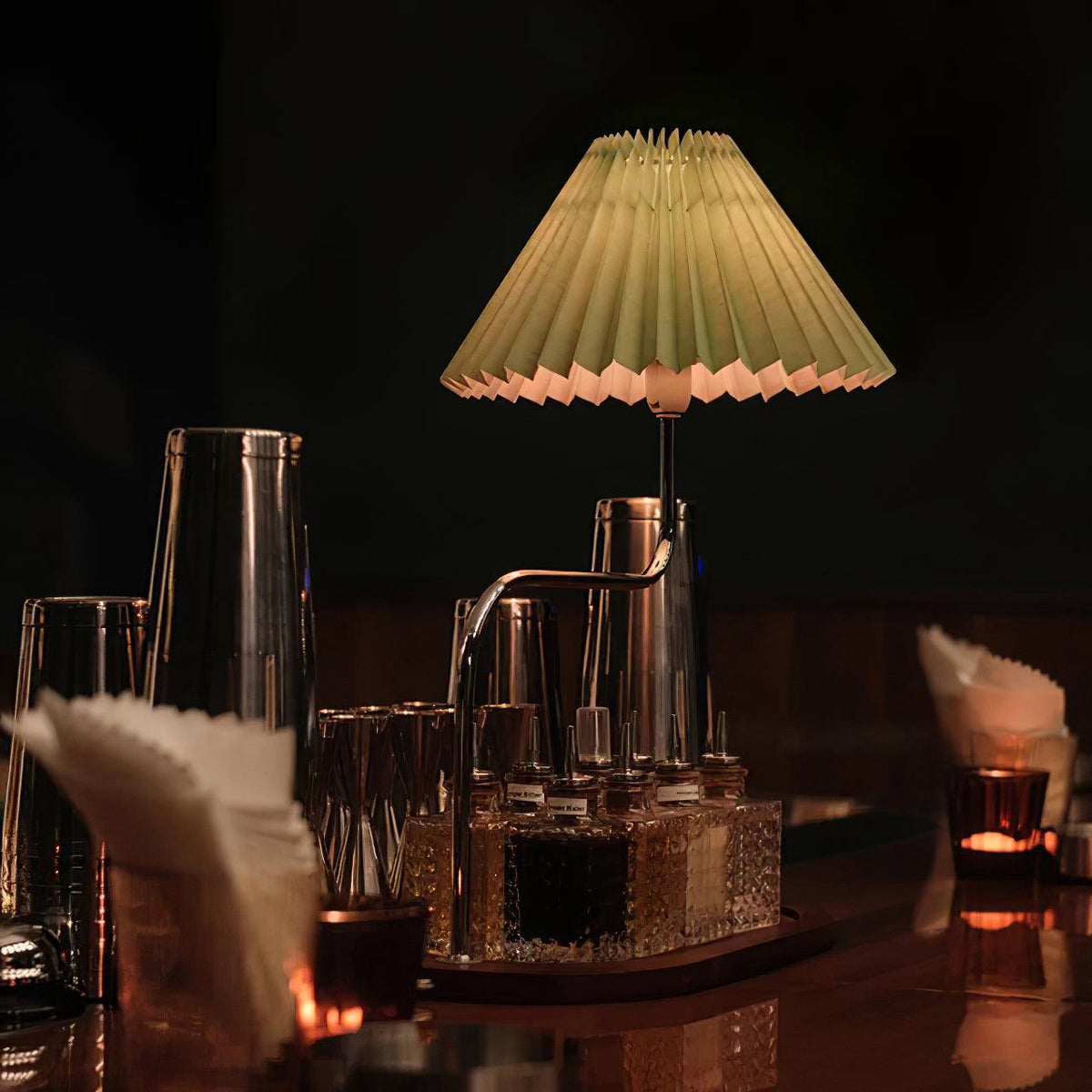 Candeeiro de mesa artístico de madeira e tecido Ornelle