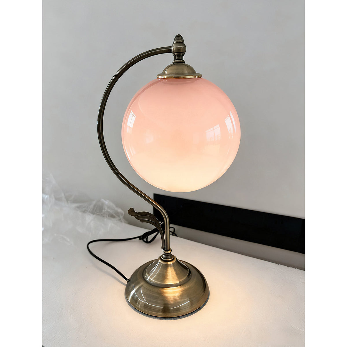 Alvora bordslampa i glas