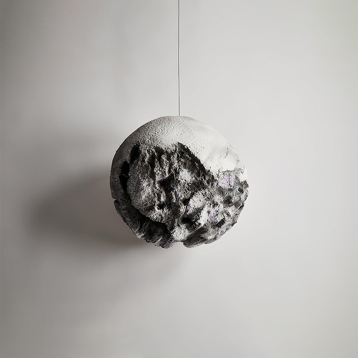 Ilphaara oregelbunden planetformad taklampa i plast