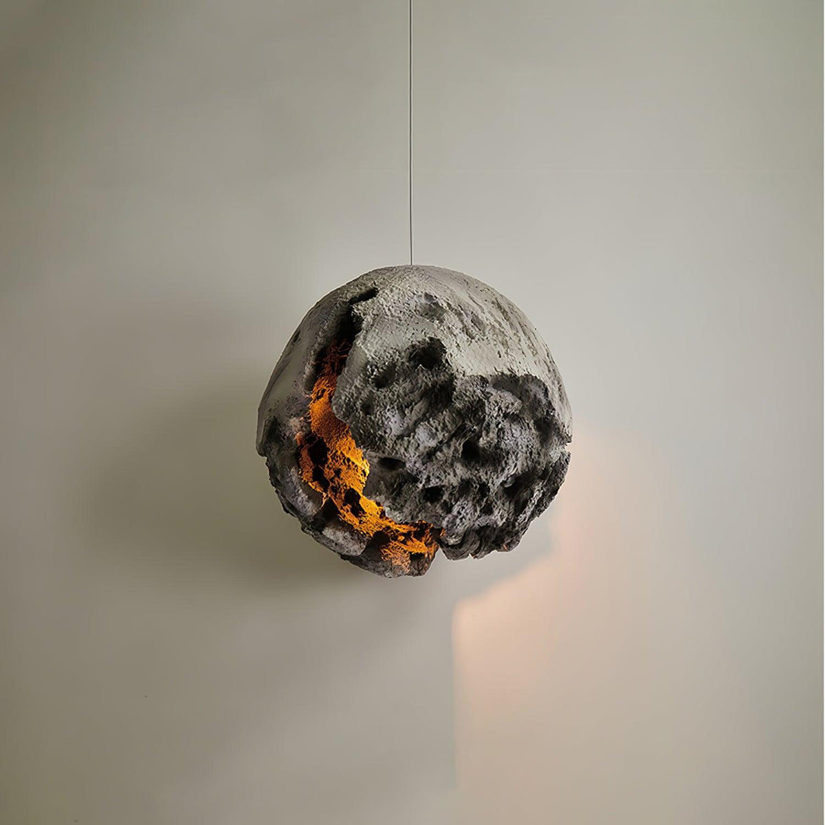 Ilphaara oregelbunden planetformad taklampa i plast