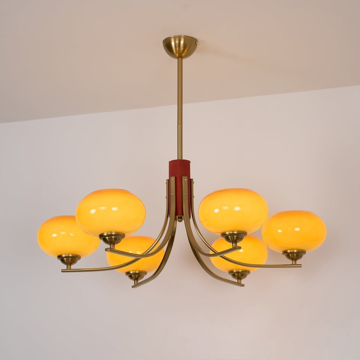 Candelabro com 6 luzes e globos de vidro âmbar Vira