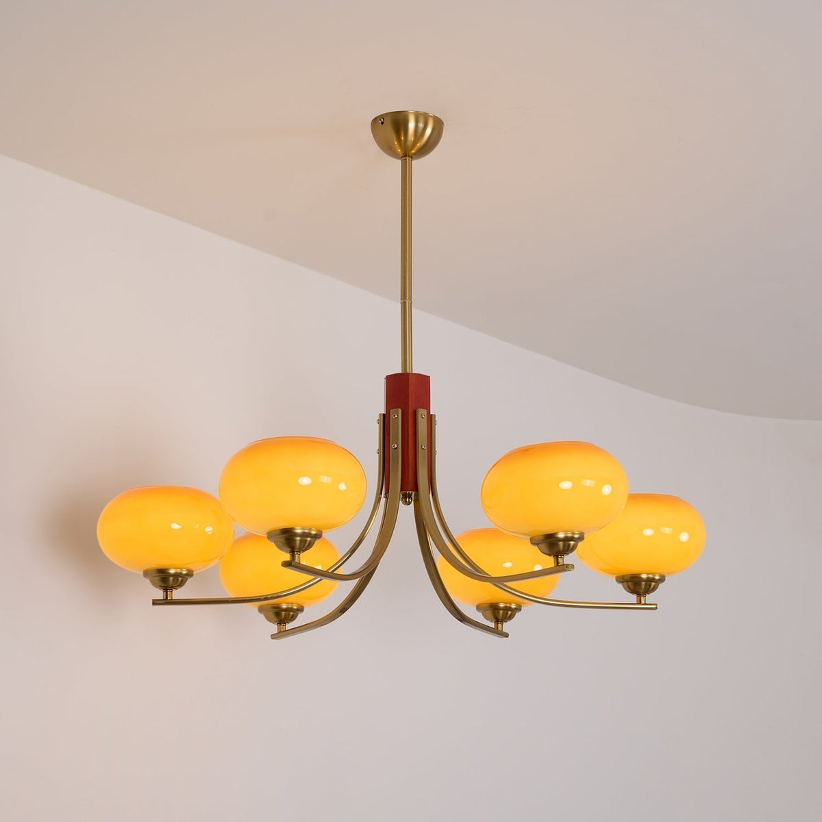 Candelabro com 6 luzes e globos de vidro âmbar Vira