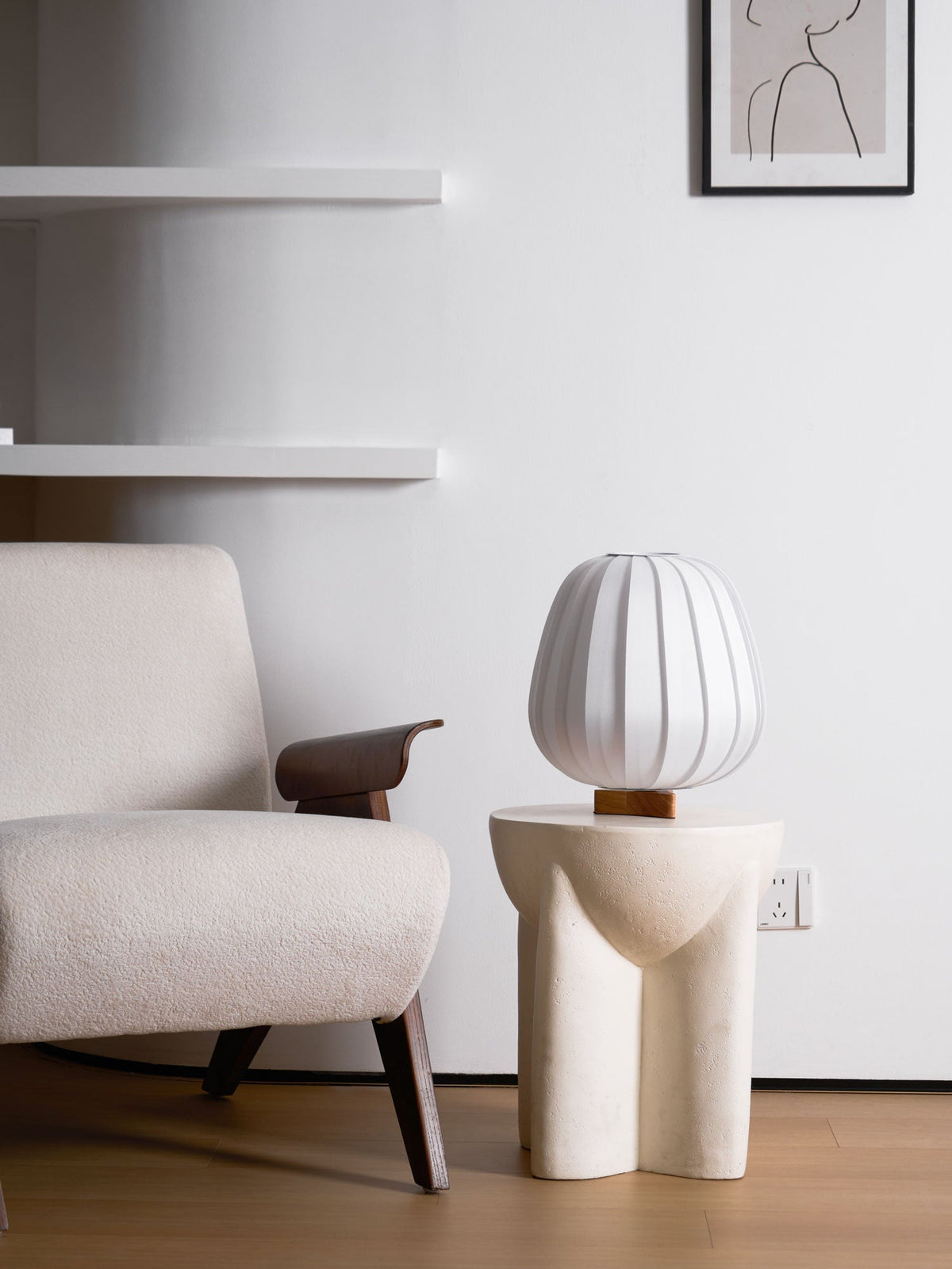 Candeeiro de mesa Elenor minimalista em tecido