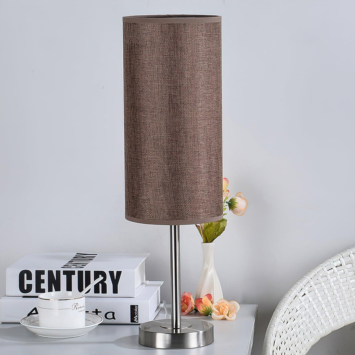 Candeeiro de mesa minimalista em tecido Brirel