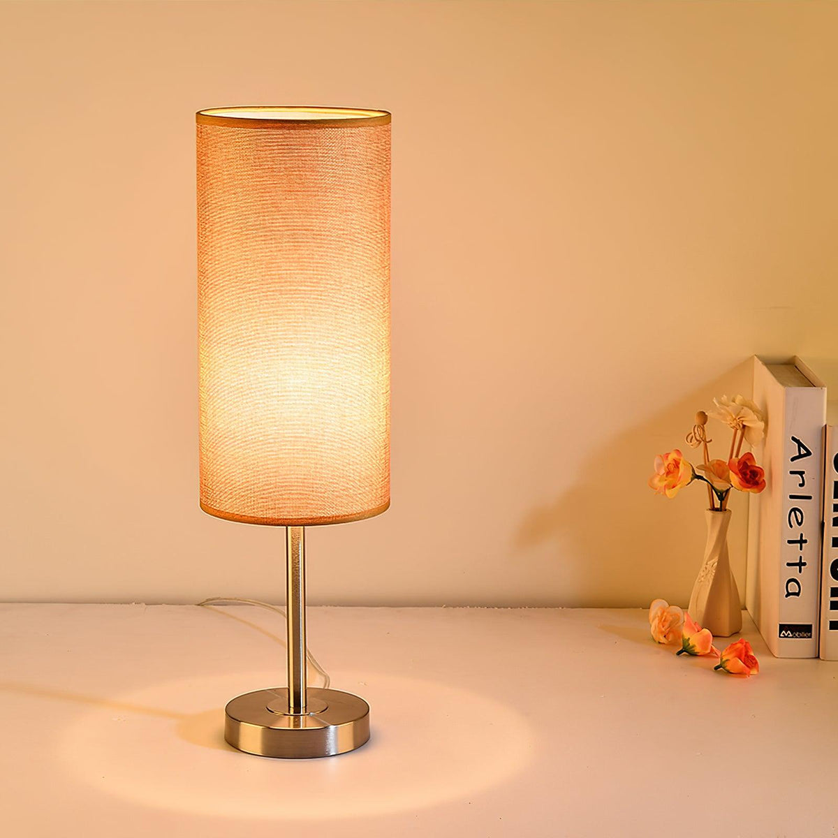 Candeeiro de mesa minimalista em tecido Brirel