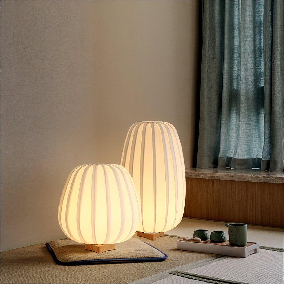 Candeeiro de mesa Elenor minimalista em tecido