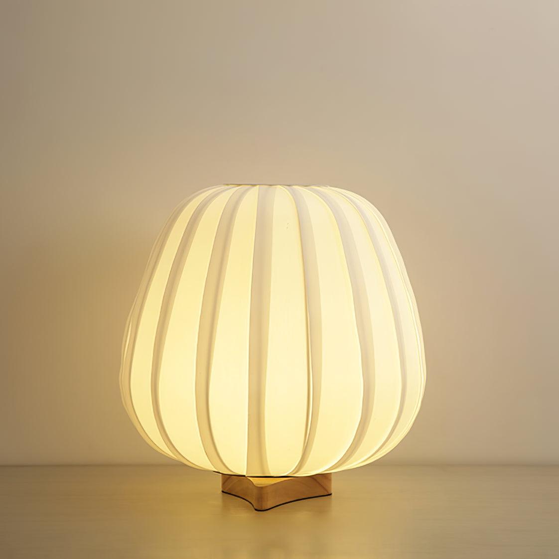 Candeeiro de mesa Elenor minimalista em tecido