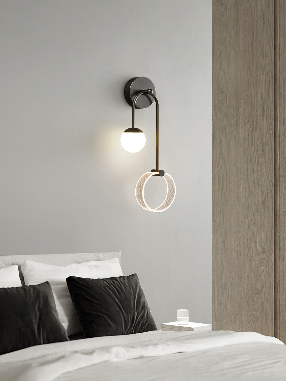 Aplique de parede Warren moderno e minimalista em latão com LED
