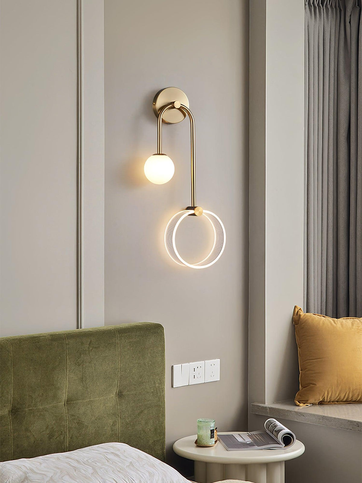 Aplique de parede Warren moderno e minimalista em latão com LED