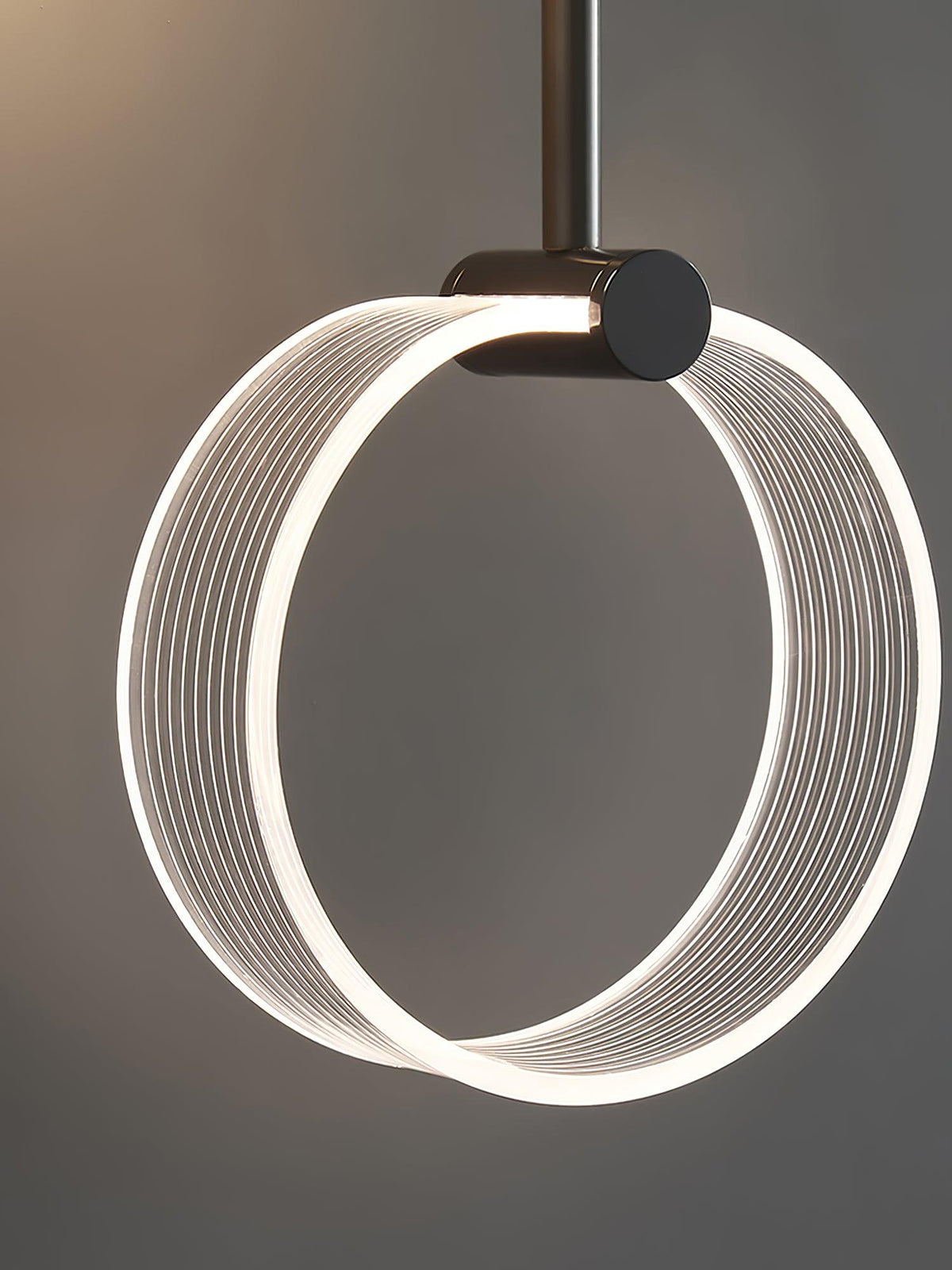Aplique de parede Warren moderno e minimalista em latão com LED
