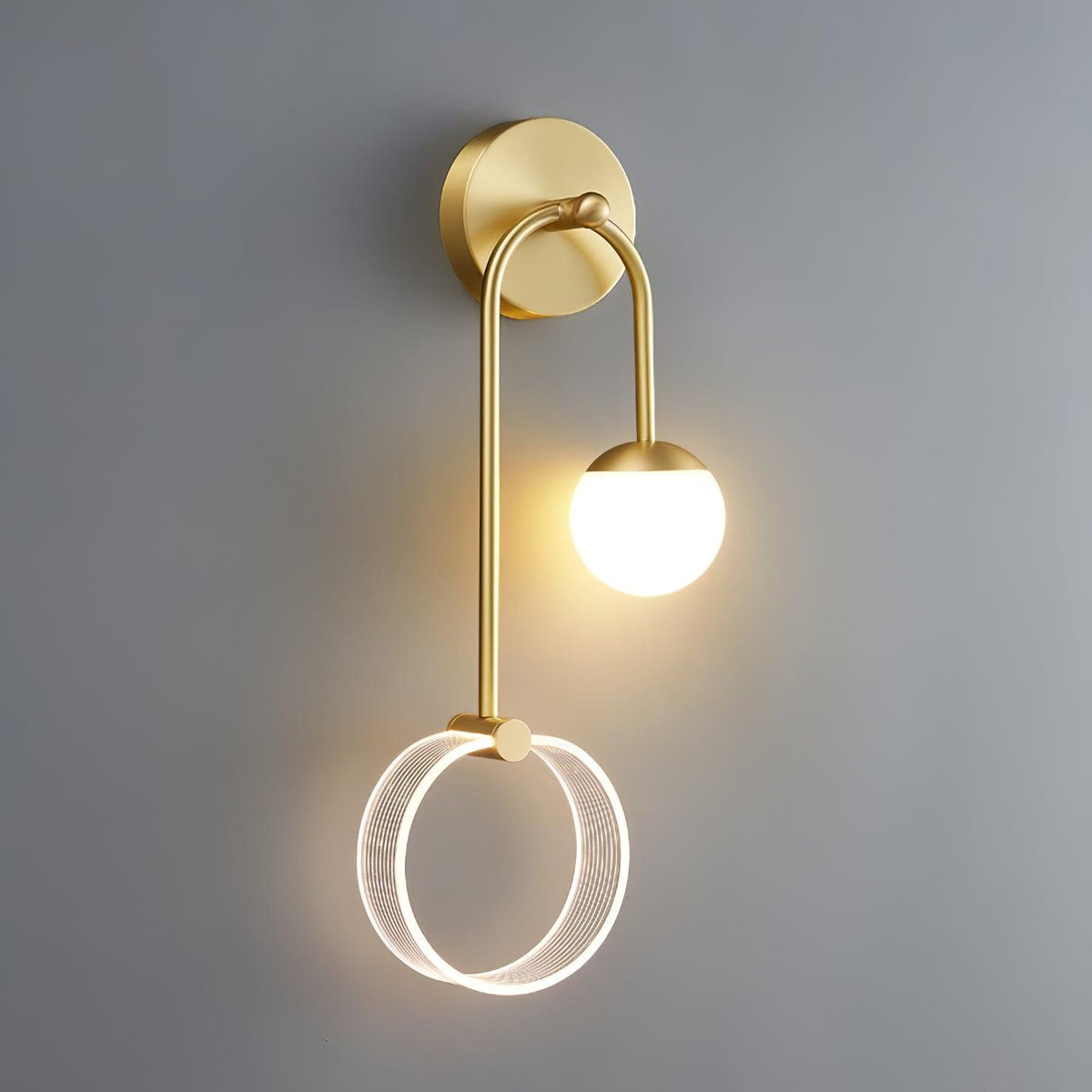 Aplique de parede Warren moderno e minimalista em latão com LED