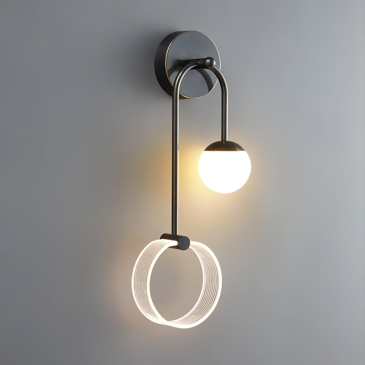 Aplique de parede Warren moderno e minimalista em latão com LED