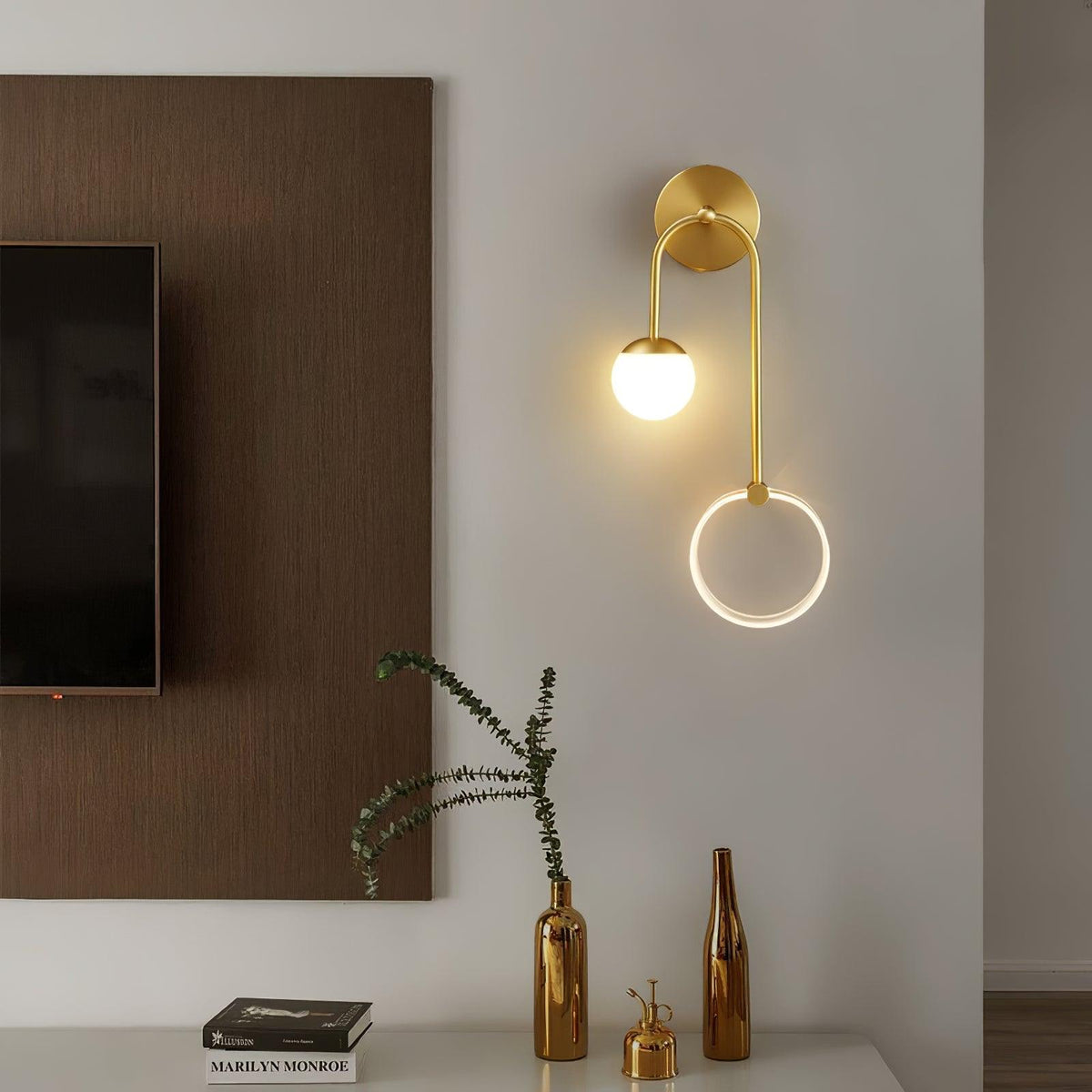 Aplique de parede Warren moderno e minimalista em latão com LED